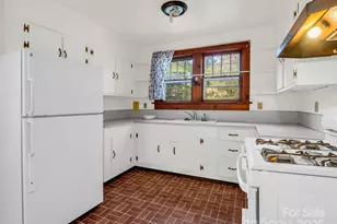 506 Bonner St, Hendersonville, NC 28739 - Photo 17