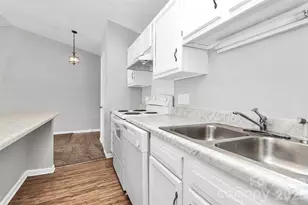 6146 Meadow Rose Ln, Charlotte, NC 28215 - Photo 11