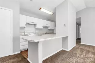 6146 Meadow Rose Ln, Charlotte, NC 28215 - Photo 3