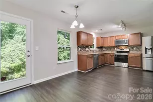 2557 Mulberry Pond Dr, Charlotte, NC 28208 - Photo 9