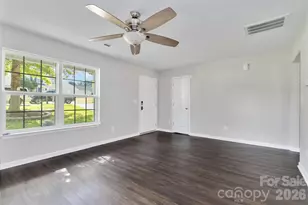 2557 Mulberry Pond Dr, Charlotte, NC 28208 - Photo 5