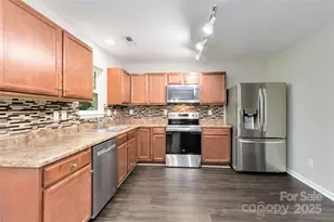 2557 Mulberry Pond Dr, Charlotte, NC 28208 - Photo 11