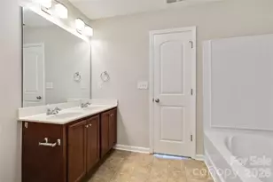 2557 Mulberry Pond Dr, Charlotte, NC 28208 - Photo 27