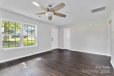 2557 Mulberry Pond Drive, Charlotte, NC 28208 - Photo 5