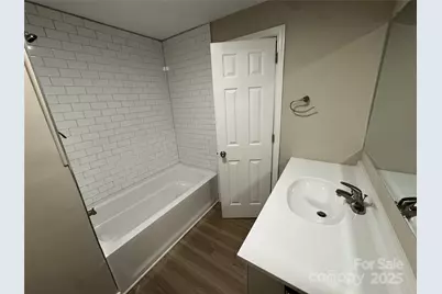 4008 Tennessee Avenue, Charlotte, NC 28216 - Photo 15