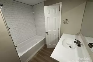 4008 Tennessee Ave, Charlotte, NC 28216 - Photo 15