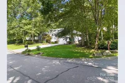 131 Jenny Lind Drive, Hendersonville, NC 28791 - Photo 3