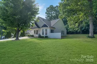 8421 Kings Creek Dr, Charlotte, NC 28273 - Photo 3