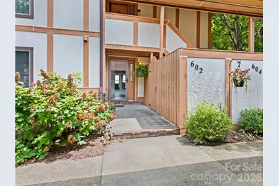 602 Fleetwood Plaza, Hendersonville, NC 28739 - Photo 7