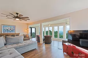 602 Fleetwood Plaza, Hendersonville, NC 28739 - Photo 1