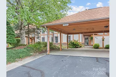 602 Fleetwood Plaza, Hendersonville, NC 28739 - Photo 5