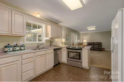 1039 Deep Woods Drive, Marion, NC 28752 - Photo 9