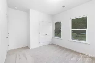 9705 Forest Dr, Charlotte, NC 28216 - Photo 21