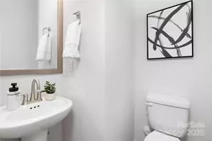 9705 Forest Dr, Charlotte, NC 28216 - Photo 5