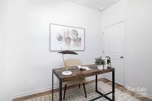 9705 Forest Dr, Charlotte, NC 28216 - Photo 3