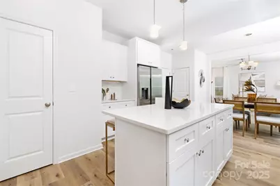 9705 Forest Drive, Charlotte, NC 28216 - Photo 13