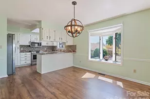 1401 Fleetwood Plaza, Hendersonville, NC 28739 - Photo 11
