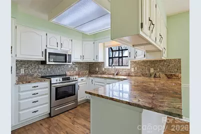 1401 Fleetwood Plaza #1, Hendersonville, NC 28739 - Photo 7