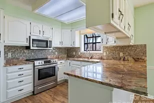 1401 Fleetwood Plaza, Hendersonville, NC 28739 - Photo 7