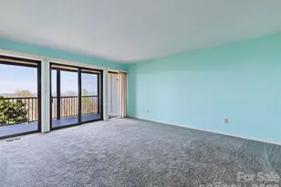1401 Fleetwood Plaza, Hendersonville, NC 28739 - Photo 29