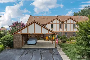 1401 Fleetwood Plaza, Hendersonville, NC 28739 - Photo 5