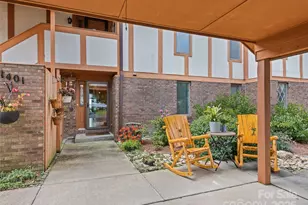 1401 Fleetwood Plaza, Hendersonville, NC 28739 - Photo 7