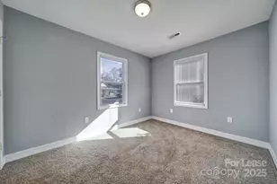 113 W 5th Ave, Gastonia, NC 28052 - Photo 5