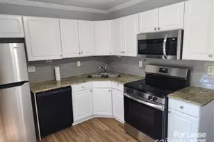 4917 Highlake Dr, Charlotte, NC 28215 - Photo 3