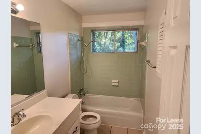 4917 Highlake Drive, Charlotte, NC 28215 - Photo 7