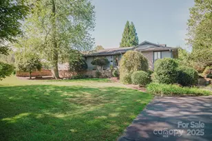 115 Hawkins Creek Rd, Hendersonville, NC 28791 - Photo 3