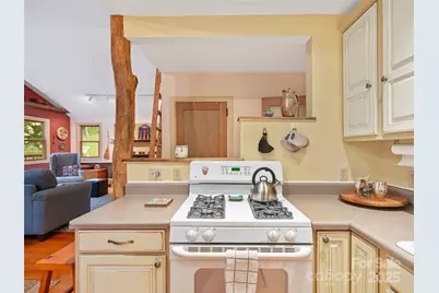 9405 Nc 261 Highway, Bakersville, NC 28705 - Photo 9