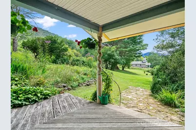 9405 Nc 261 Highway, Bakersville, NC 28705 - Photo 21