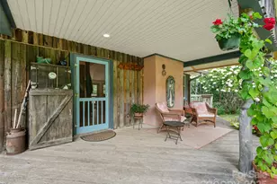 9405 Nc 261 Hwy, Bakersville, NC 28705 - Photo 23