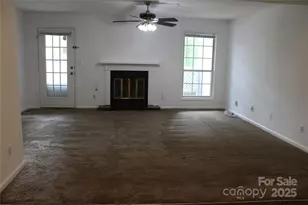 6039 Treetop Ct, Charlotte, NC 28212 - Photo 9