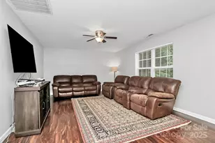 1300 Dunmore Ct, Clover, SC 29710 - Photo 15