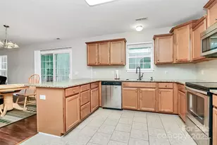 1300 Dunmore Ct, Clover, SC 29710 - Photo 7