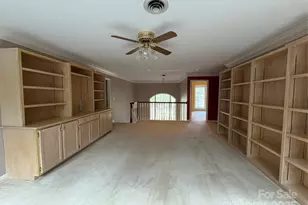 27 Mountain Lake Dr, Hendersonville, NC 28739 - Photo 17