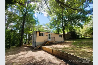 216 E Georgia Avenue, Bessemer City, NC 28016 - Photo 3