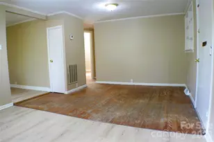 216 E Georgia Ave, Bessemer City, NC 28016 - Photo 17