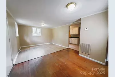 216 E Georgia Avenue, Bessemer City, NC 28016 - Photo 9