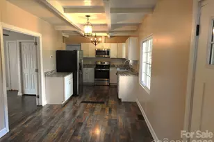 201 Merriman Rd, Hendersonville, NC 28791 - Photo 5