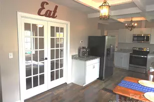 201 Merriman Rd, Hendersonville, NC 28791 - Photo 9