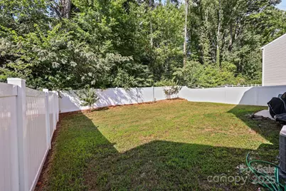 5433 Tumbling Brook Lane, Charlotte, NC 28216 - Photo 33