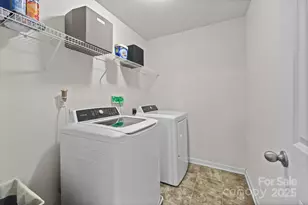 5433 Tumbling Brook Ln, Charlotte, NC 28216 - Photo 19