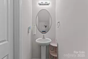 5433 Tumbling Brook Ln, Charlotte, NC 28216 - Photo 17