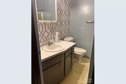 914 Cliffdale Drive, Laurinburg, NC 28352 - Photo 3