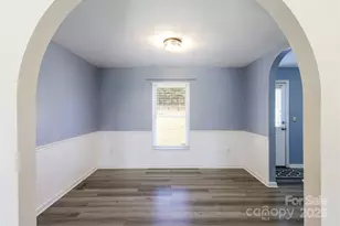 1160 Mulberry Ln, Hickory, NC 28602 - Photo 11