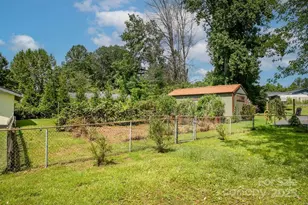 546 N Country Club Rd, Brevard, NC 28712 - Photo 29