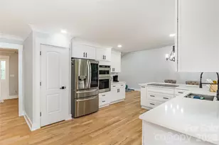 4501 Brookwood Rd, Charlotte, NC 28215 - Photo 3