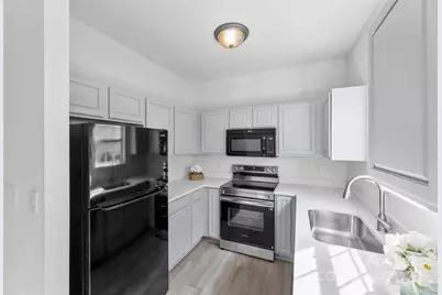 5557 Seths Drive, Charlotte, NC 28269 - Photo 7